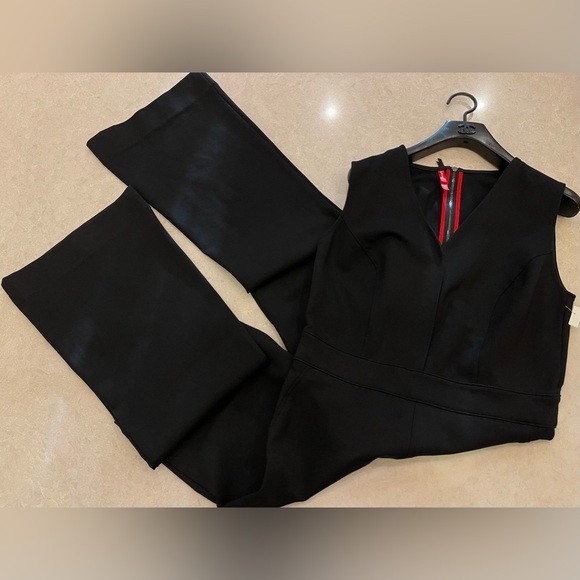 SPANX The Perfect Jumpsuit Sleeveless Back Zip Bootcut Leg Classic Black Size L - Picture 4 of 16